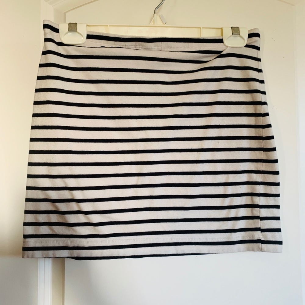H&M basic black and white striped mini skirt